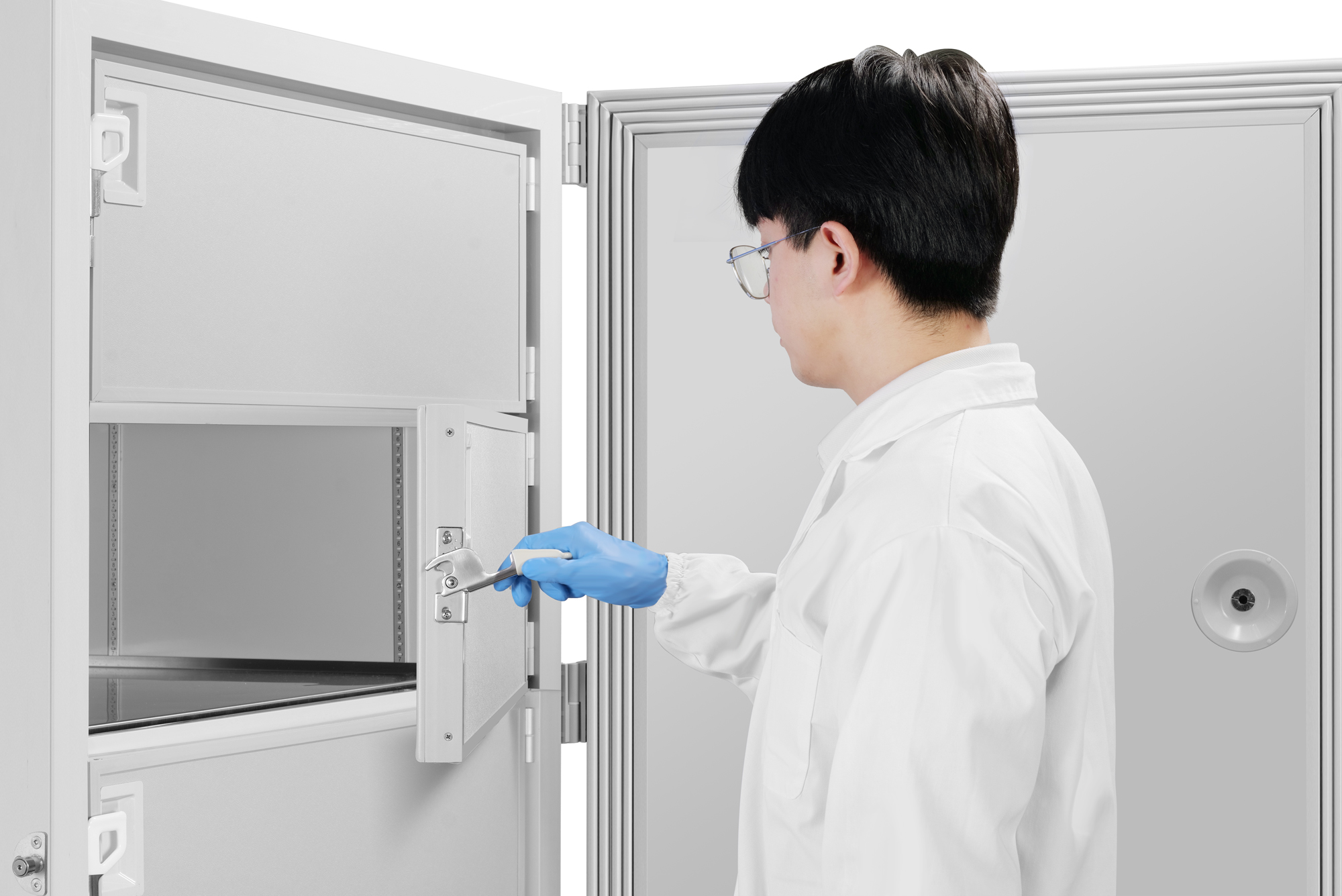 lab temperature monitoring systems are vital for many industries, ranging from healthcare to calibration labs., and more.